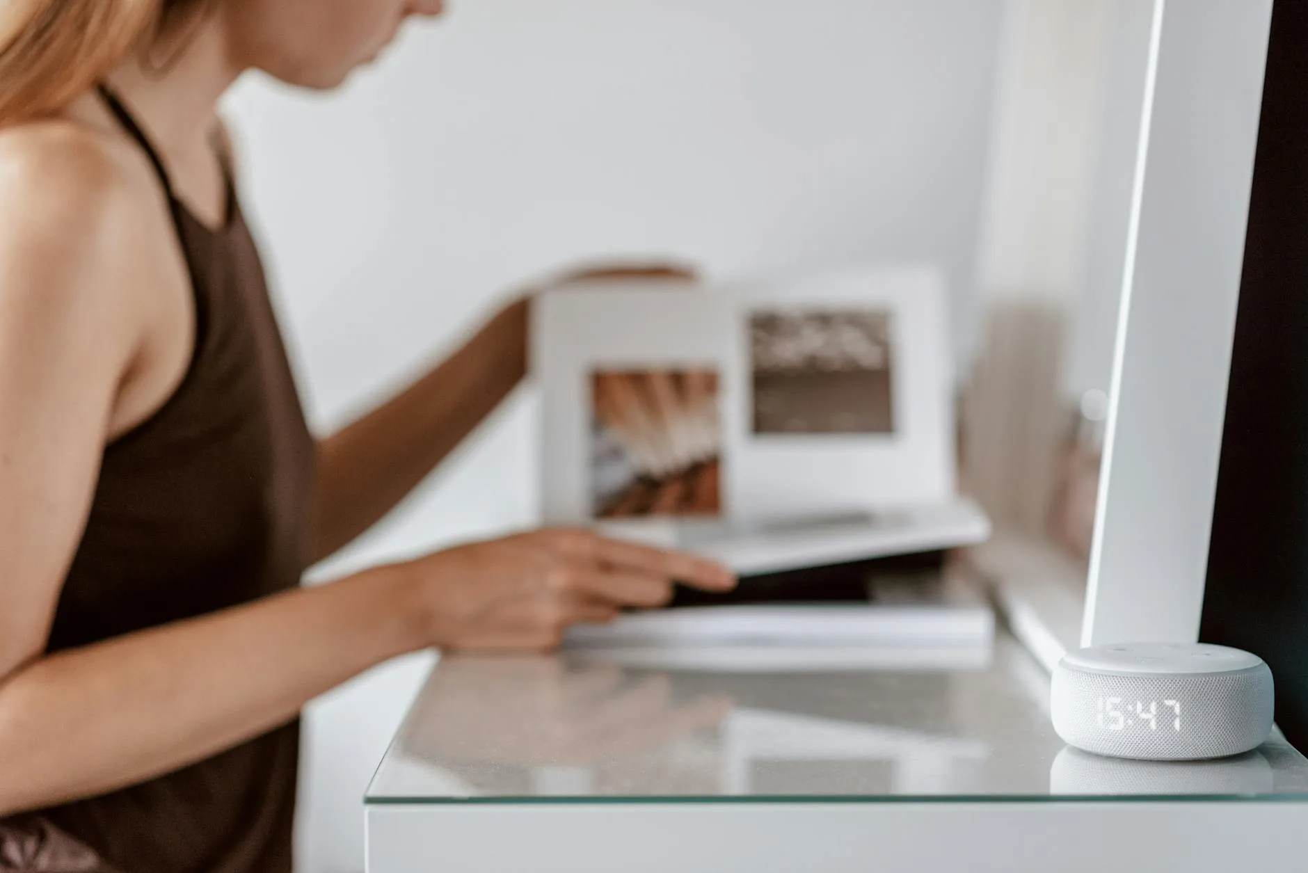 Smart speaker device on a table in a modern home
