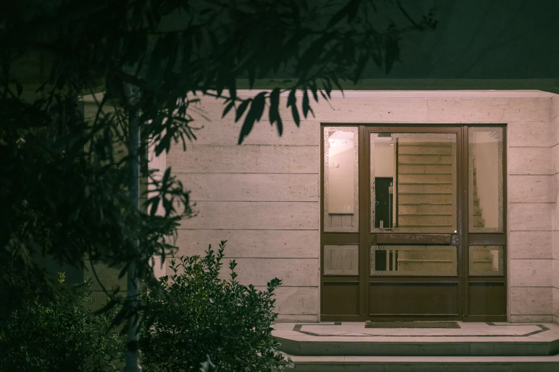 Modern front door entrance suitable for doorbell installation